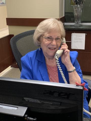 Volunteer Barbara Mantz